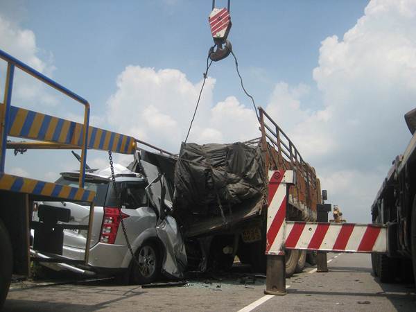 కుప్పకూలిన కుటుంబ సభ్యులు