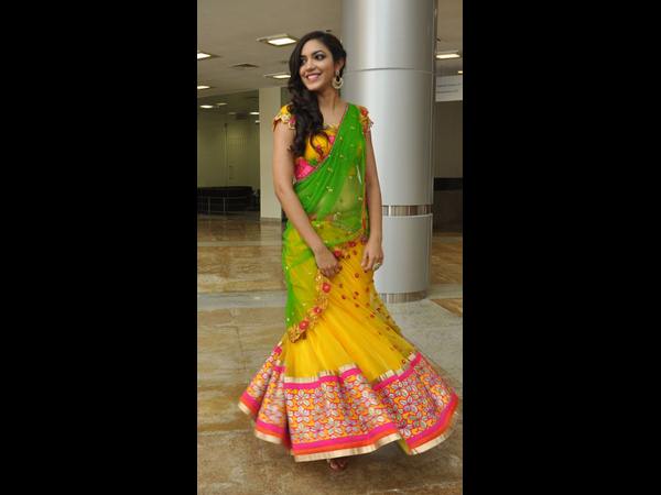 రీతూ వర్మ సందడి..