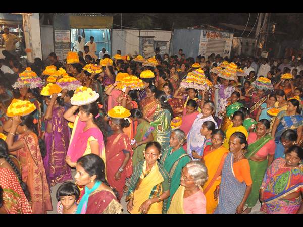 బతుకమ్మ సంబరాలు