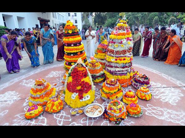 ఏపి సిపిడిసిఎల్ వద్ద.. ఏపి సిపిడిసిఎల్ వద్ద..