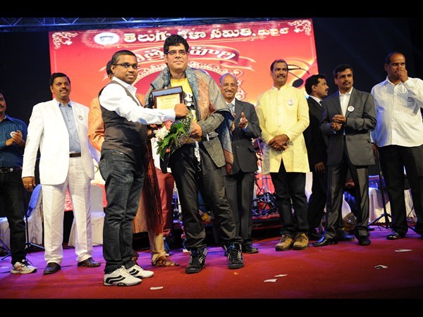  కువైట్‌లో 'చిత్రలహారి'లో అలరించిన చిత్ర గానం 