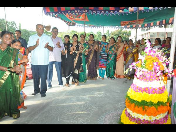 జిహెచ్ఎంసి కార్యాలయంలో.. జిహెచ్ఎంసి కార్యాలయంలో..