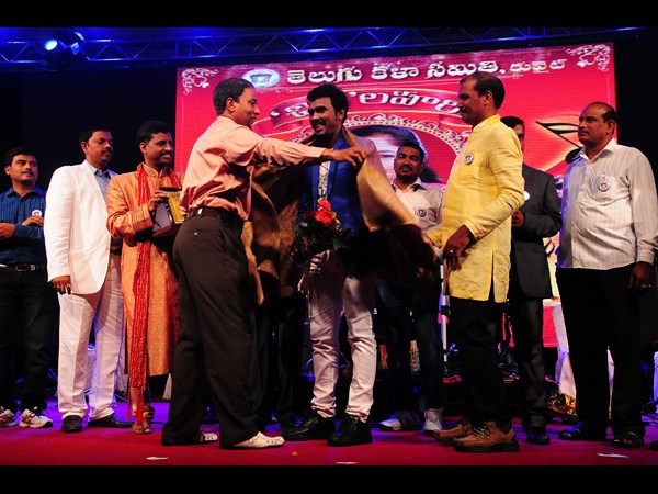  కువైట్‌లో 'చిత్రలహారి'లో అలరించిన చిత్ర గానం 