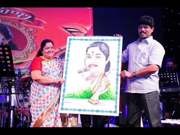  కువైట్‌లో 'చిత్రలహారి'లో అలరించిన చిత్ర గానం 