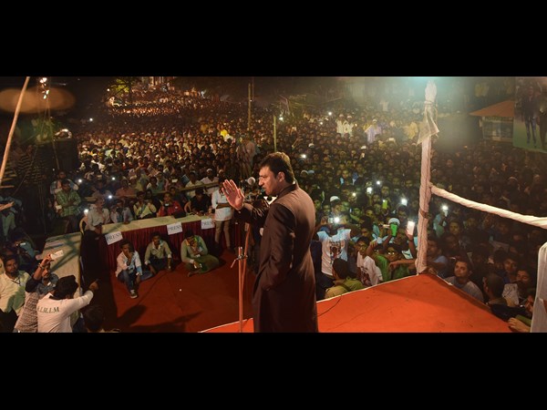 అక్బరుద్దీన్ ఓవైసీ