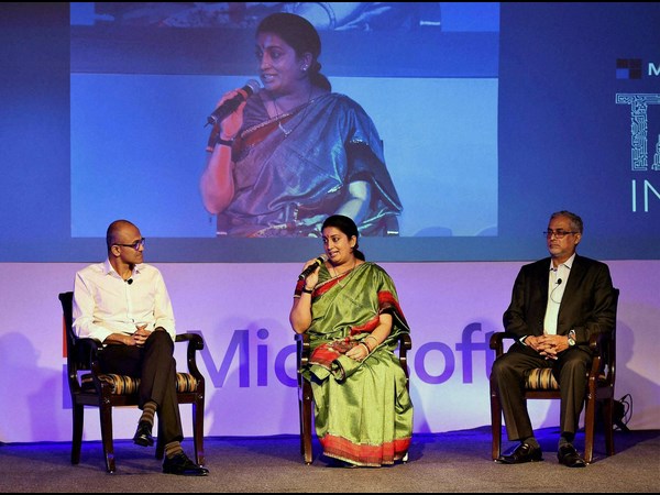 సత్య నాదెళ్ల - స్మృతి ఇరానీ