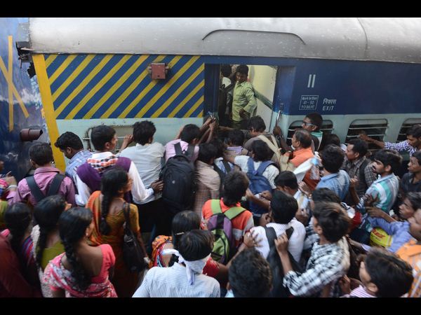 సికింద్రాబాద్ రైల్వేస్టేషన్‌లో..