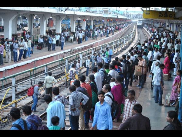 సికింద్రాబాద్ రైల్వేస్టేషన్‌లో..