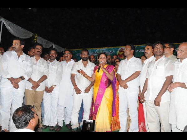 ఉర్రూతలూగించిన యువ ఎమ్మెల్యేలు