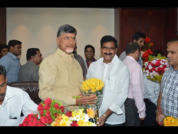 ఛేంబర్‌లోకి చంద్రబాబు