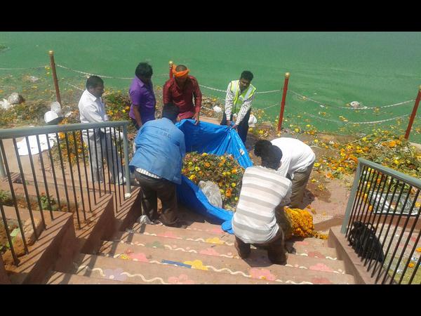 ఇలా తోడేస్తూ...