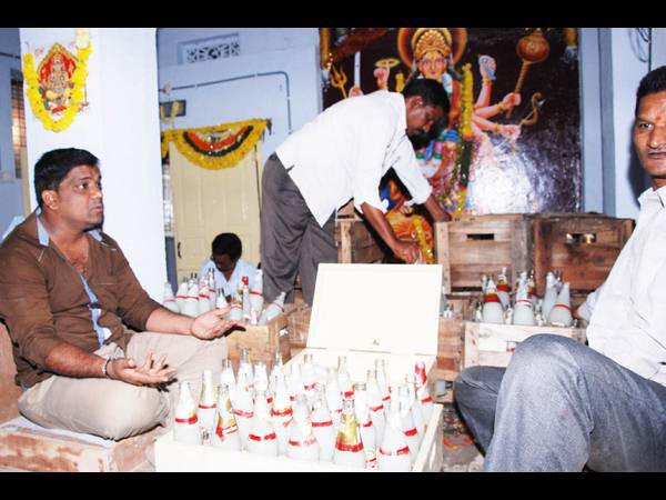 కల్లు కంపౌండ్