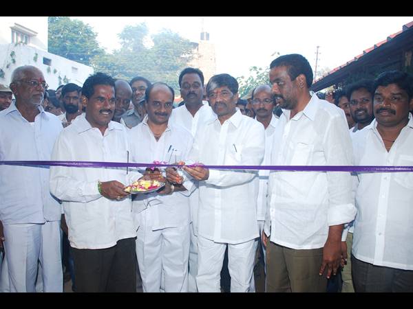  కల్లు కంపౌండ్