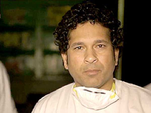  స్వచ్ఛ భారత్‌లో చీపురు పట్టిన సచిన్