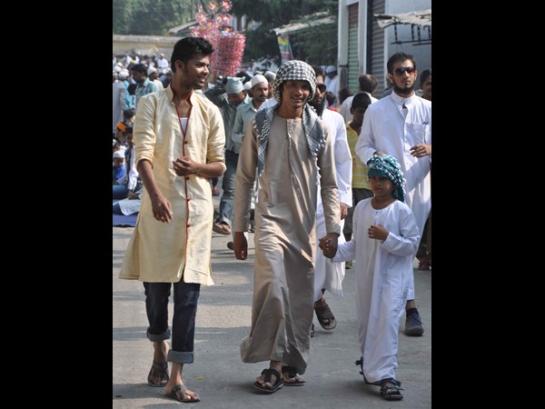 ఘనంగా బక్రీదును జరుపుకున్న ముస్గింలు