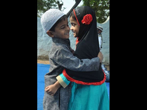  ఘనంగా బక్రీదును జరుపుకున్న ముస్గింలు