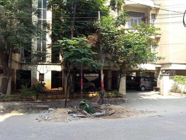 మృతికి కారణమైన మ్యాన్హోల్ మృతికి కారణమైన మ్యాన్హోల్