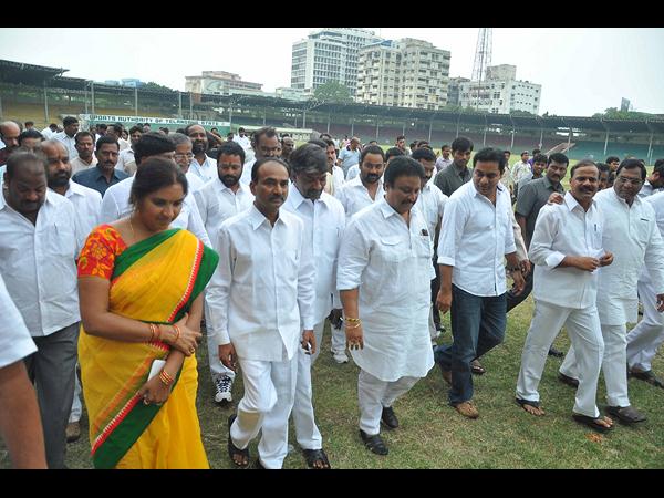 ఏర్పాట్ల పరిశీలన