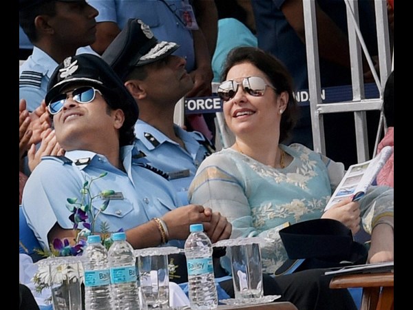 ఎయిర్‌ఫోర్స్ డే వేడుకల్లో సచిన్ దంపతులు