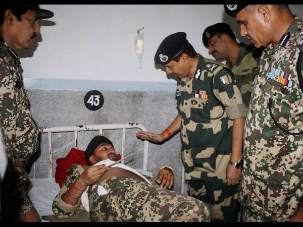  రాత్రిపూట దాడులకు పాల్పడుతున్న పాక్ సైన్యం 