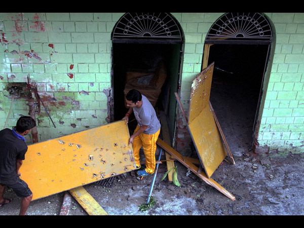  రాత్రిపూట దాడులకు పాల్పడుతున్న పాక్ సైన్యం 