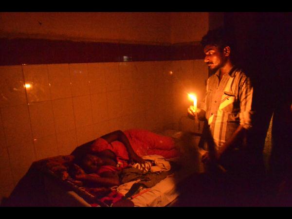  వైజాగ్ కేజీహెచ్ అసుపత్రిలో అంధకారం