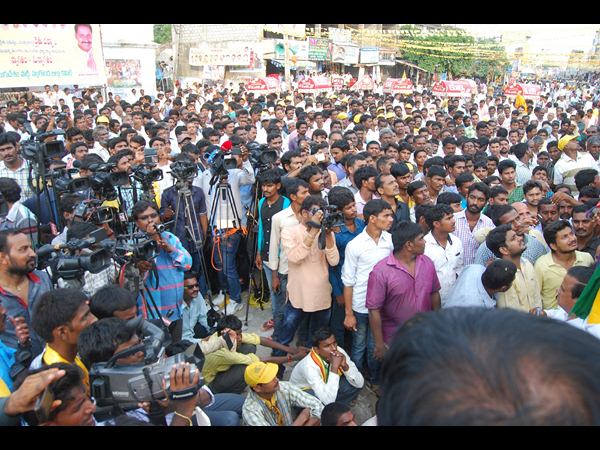 సూర్యాపేటలో ధర్నా సూర్యాపేటలో ధర్నా