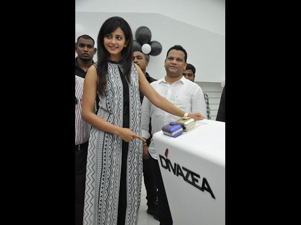 రకుల్ ప్రీతిసింగ్ సందడి