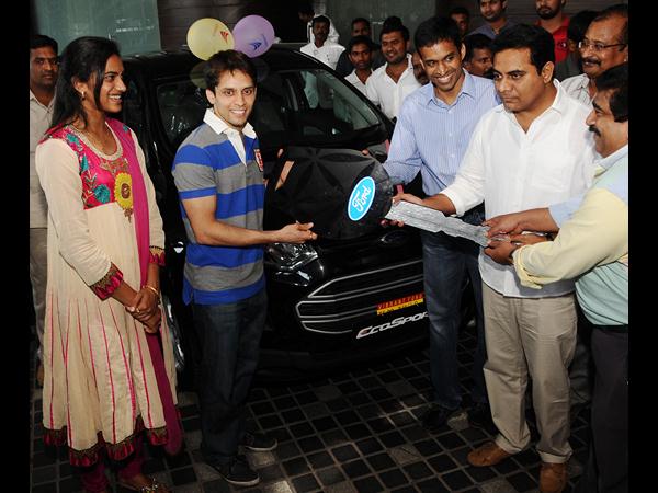 వారిద్దరికి కార్లు