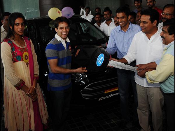 వారిద్దరకి కార్లు