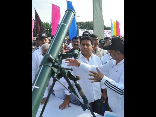  సీఆర్పీఎఫ్ మారథాన్ కేటీఆర్ హాల్‌చల్