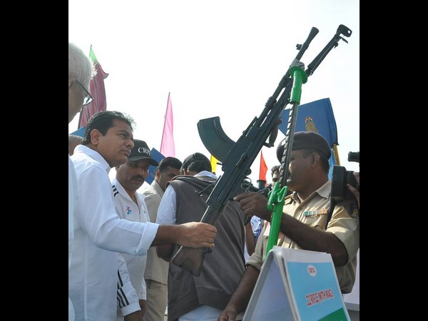  సీఆర్పీఎఫ్ మారథాన్ కేటీఆర్ హాల్‌చల్