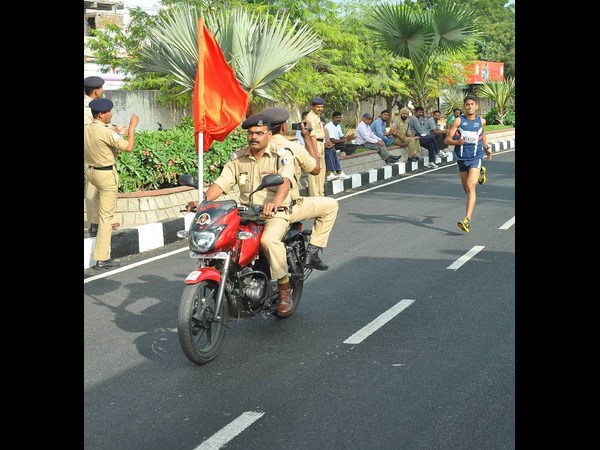 సీఆర్పీఎఫ్ మారథాన్ కేటీఆర్ హాల్‌చల్