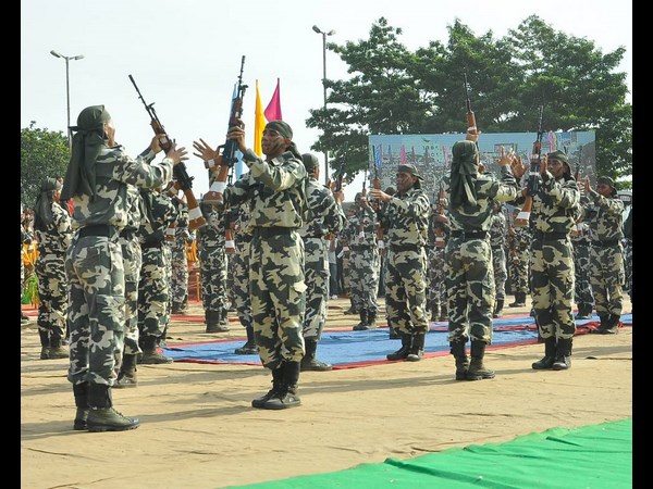 సీఆర్పీఎఫ్ మారథాన్ కేటీఆర్ హాల్‌చల్