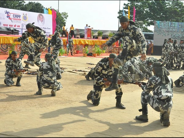 సీఆర్పీఎఫ్ మారథాన్ కేటీఆర్ హాల్‌చల్