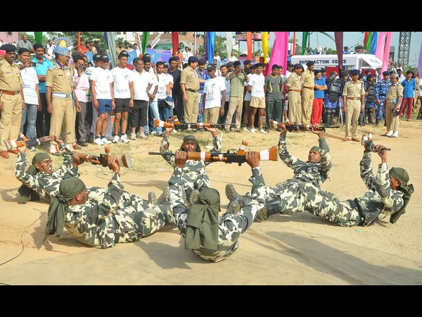 సీఆర్పీఎఫ్ మారథాన్ కేటీఆర్ హాల్‌చల్