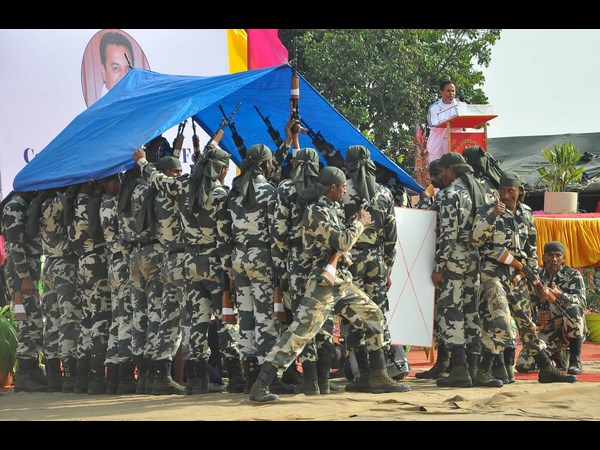 సీఆర్పీఎఫ్ మారథాన్ కేటీఆర్ హాల్‌చల్