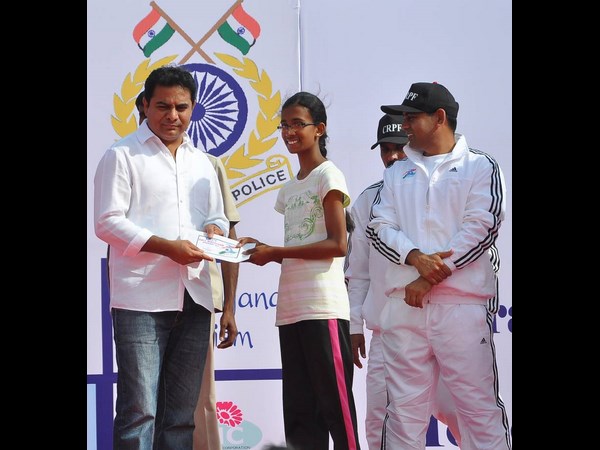  సీఆర్పీఎఫ్ మారథాన్ కేటీఆర్ హాల్‌చల్