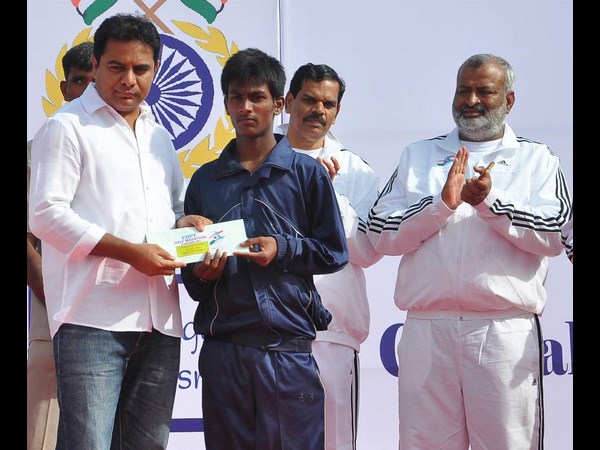  సీఆర్పీఎఫ్ మారథాన్ కేటీఆర్ హాల్‌చల్