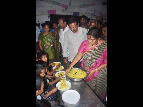 తుపాను బీభత్సం