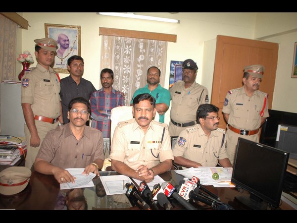 ఇద్దరి అరెస్ట్