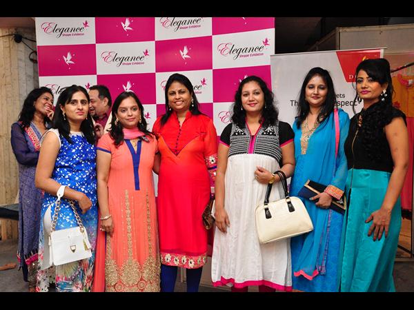  నటి చేతుల మీదుగా ఎగ్జిబిషన్‌ ప్రారంభం