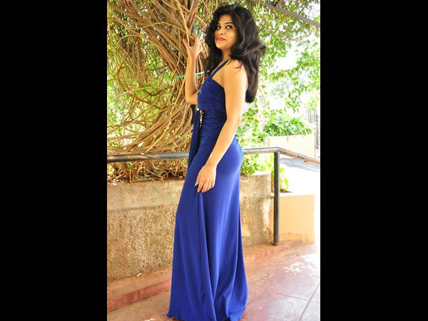  నటి చేతుల మీదుగా ఎగ్జిబిషన్‌ ప్రారంభం