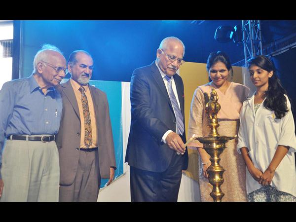  వైట్ కోట్