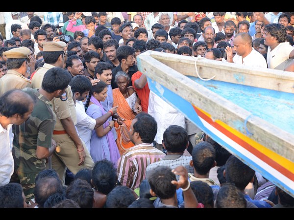  తుపాన్ ప్రభావిత ప్రాంతాల్లో రెండో రోజూ పర్యటించనున్న జగన్