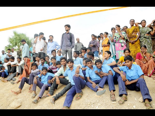 గిరిజను మింగేసింది