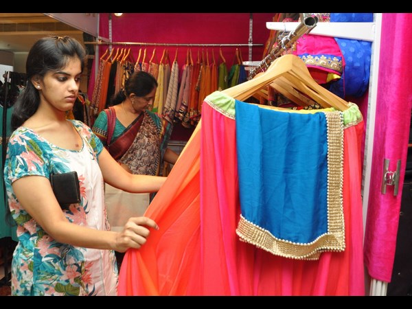  తాజ్ హోటల్‌లో 'పాఠశాల' సినిమా టీం ఎగ్జిబిషన్