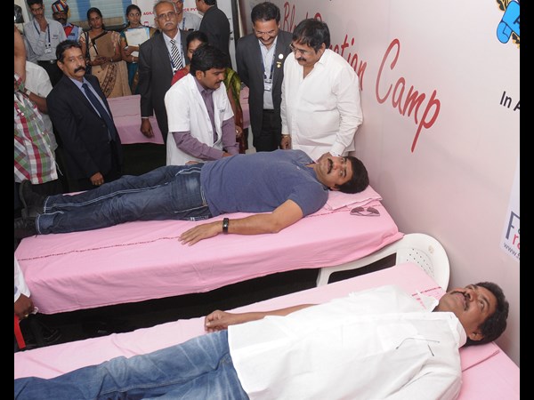 శ్రీకాంత్ చేతుల మీదగా రక్తదాన శిబరం ప్రారంభం