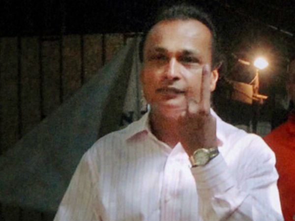 మహారాష్ట్ర ఎన్నికలు: ఓటేసిన ప్రముఖులు 