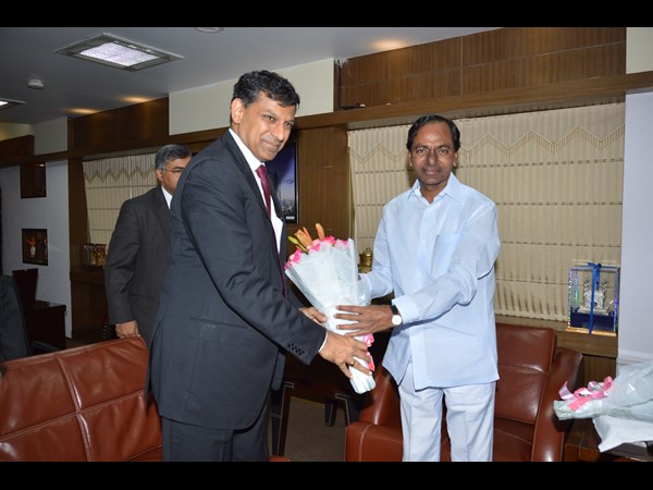 కెసిఆర్‌తో రఘురాం రాజన్